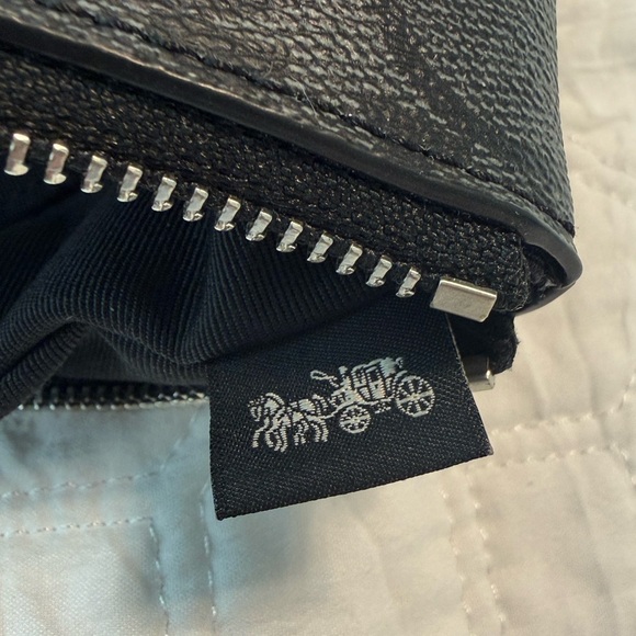 Coach Corner Zip Wristlet in Signature Canvas Black and Silver NEW - Picture 6 of 8